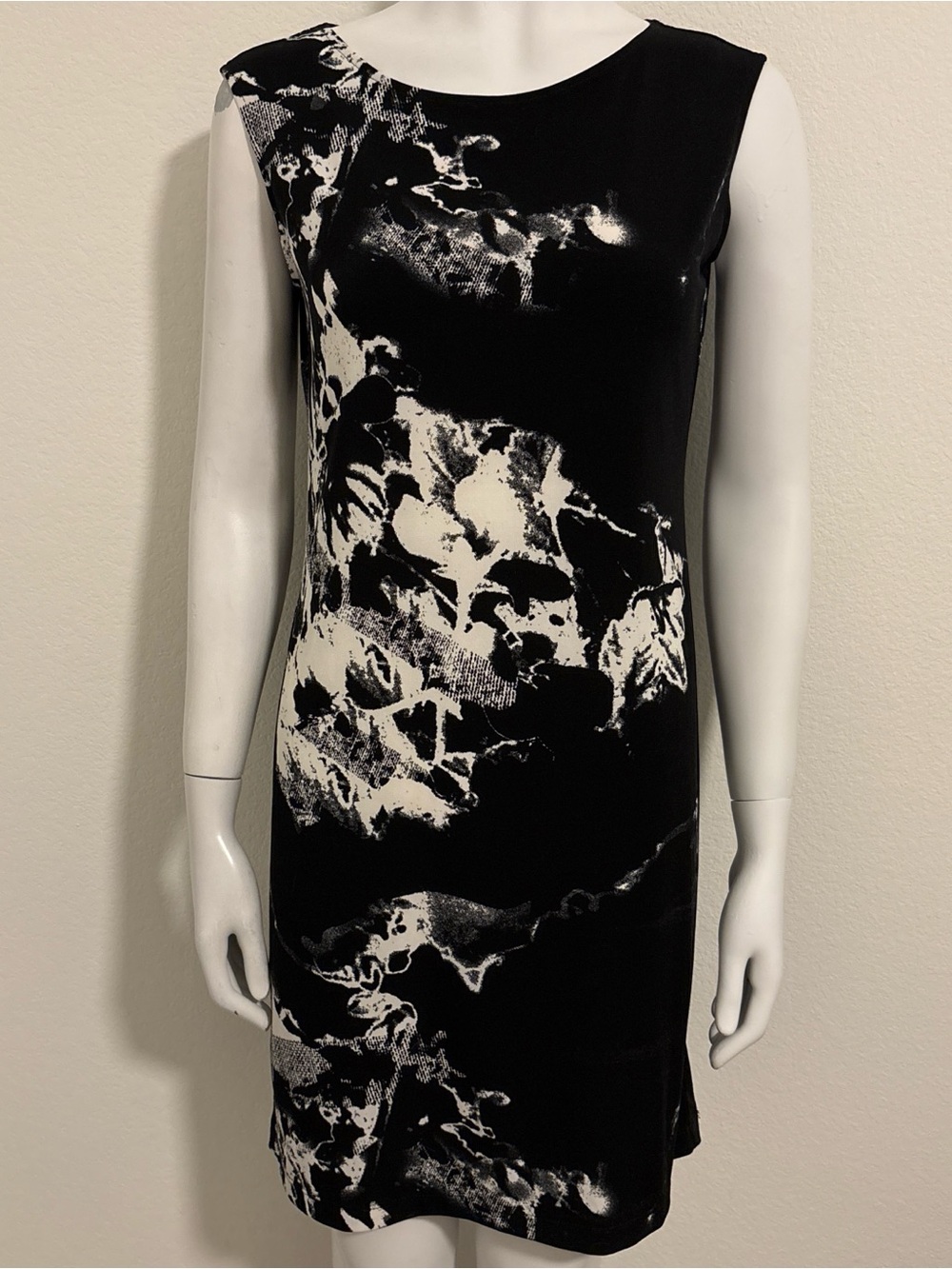 Black & White Abstract Midi Shift Dress